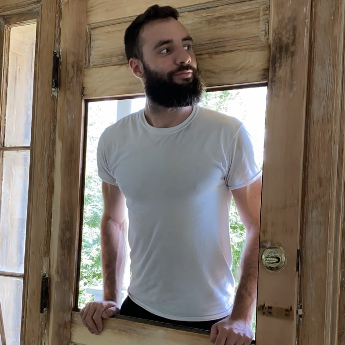 J