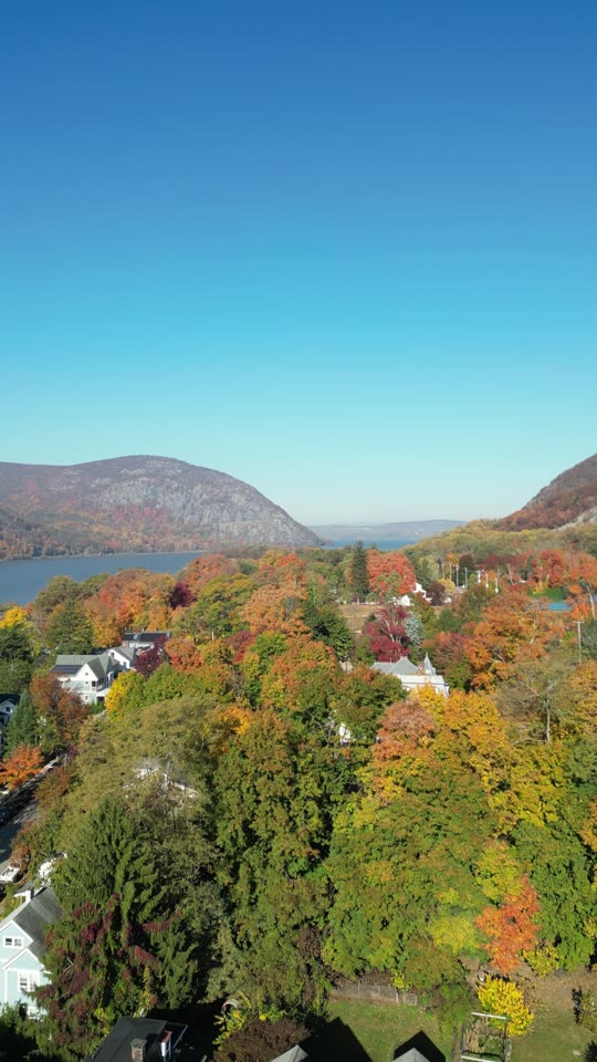 Ascending looking upriver in upper Main Street Cold Spring