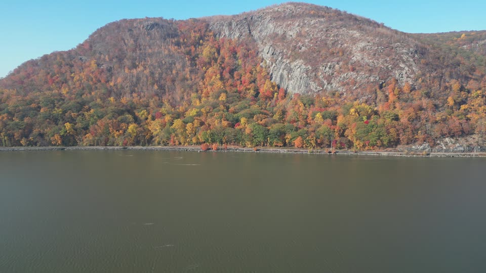 Flying across the Hudson River towards Storm King