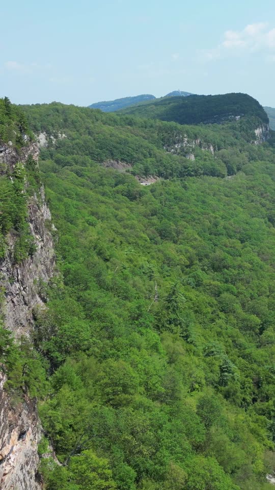 Flying along the Ridge looking North (vert)