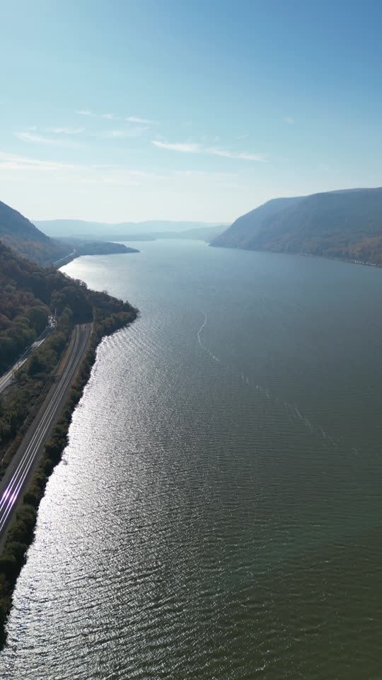 Flying downriver near Breakneck