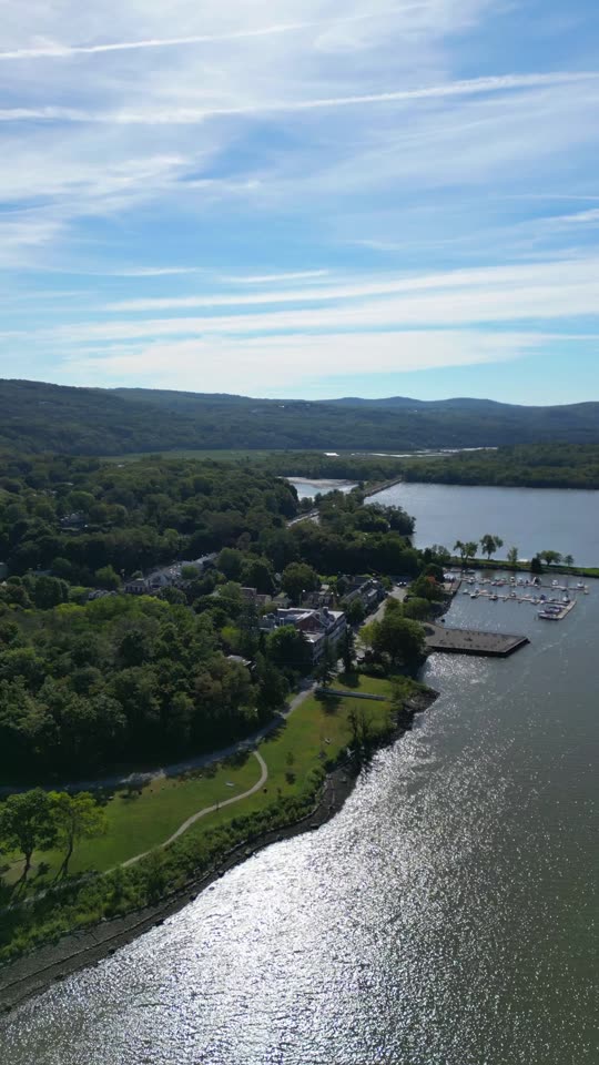 Flying downriver towards the Cold Spring waterfront (vert)
