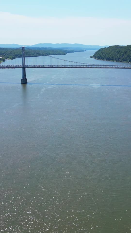 Flying high towards the Mid-Hudson Bridge (vert)