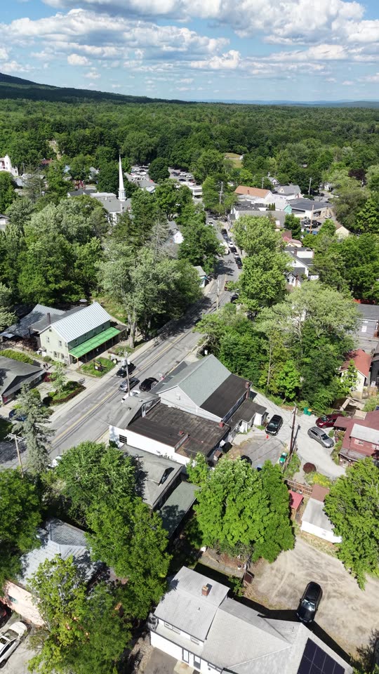 Flying near the green in Woodstock