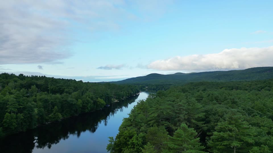 Flying perpendicular to the upper Hudson