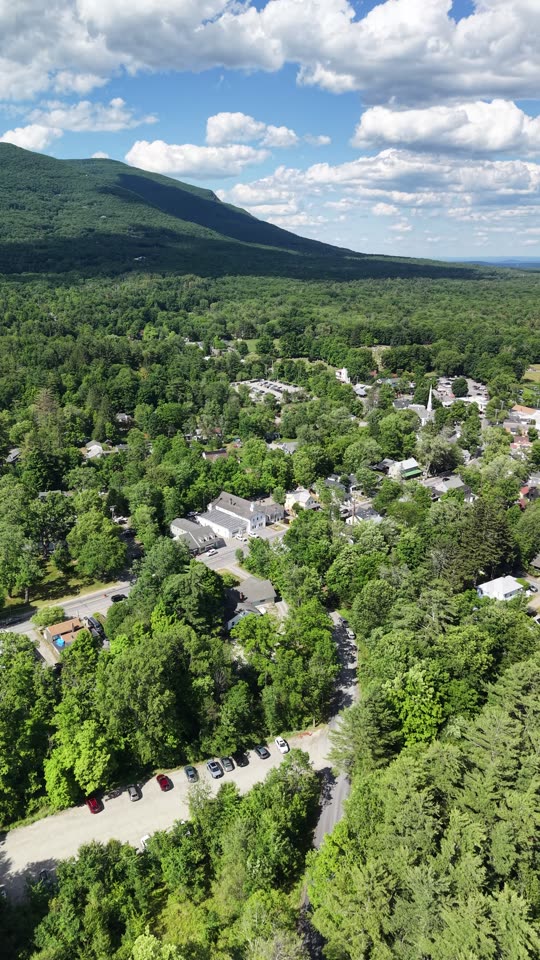 Flying towards downtown Woodstock
