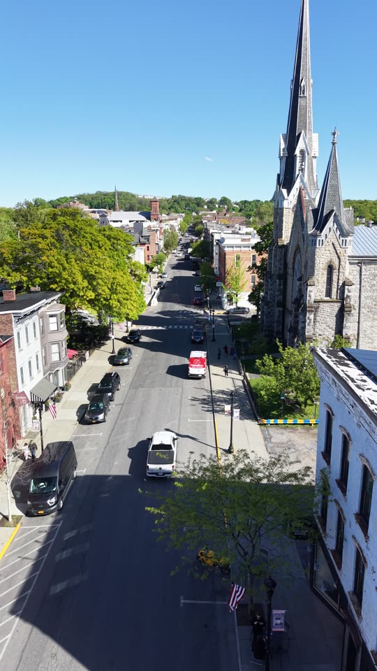 Flying up Warren Street vert afternoon in Hudson