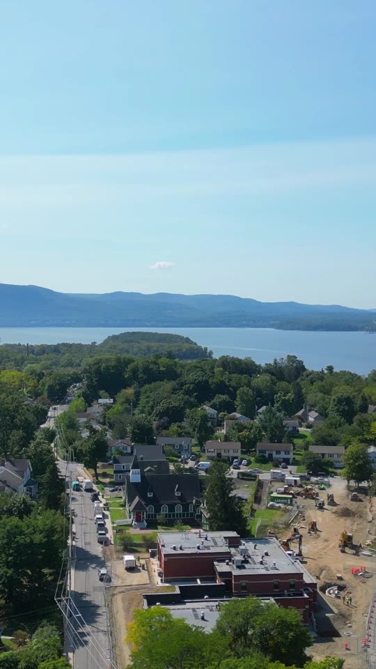 Looking over the river from Main Street (vert)