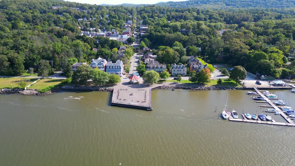 Looking up Main Street from the Cold Spring waterfront