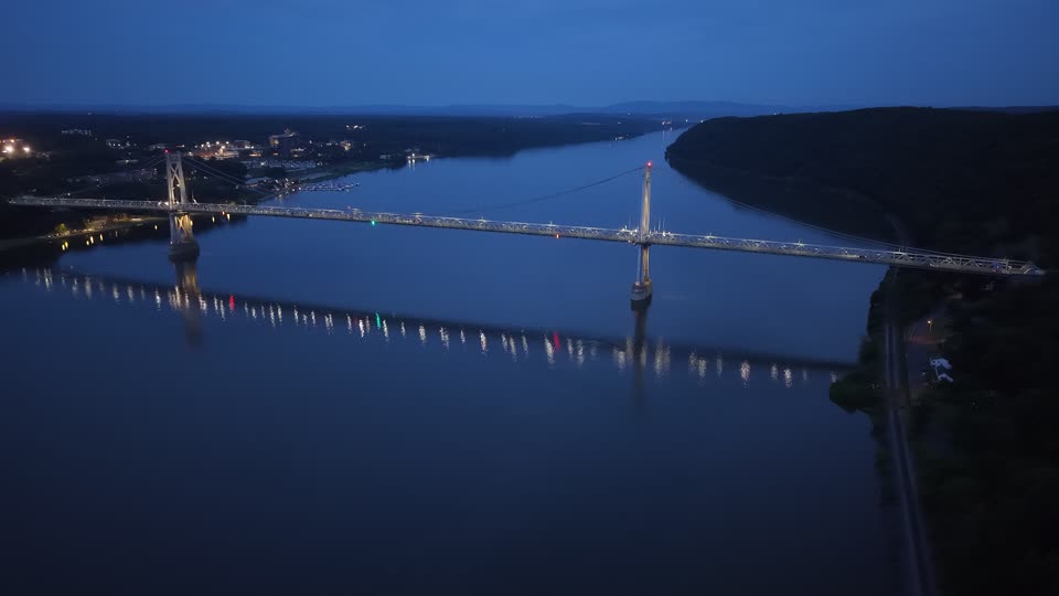 Mid Hudson Bridge at night