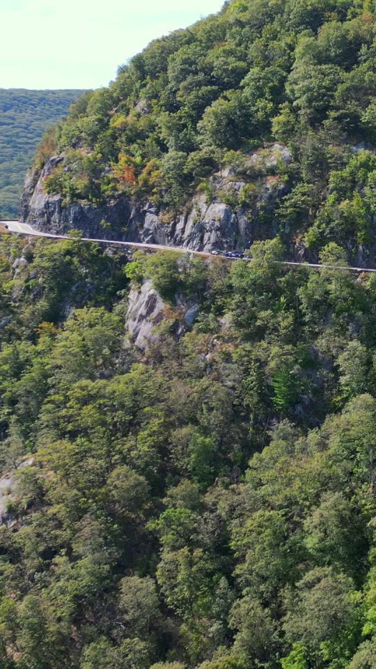 Mountain road near New Windsor 2 (vert)