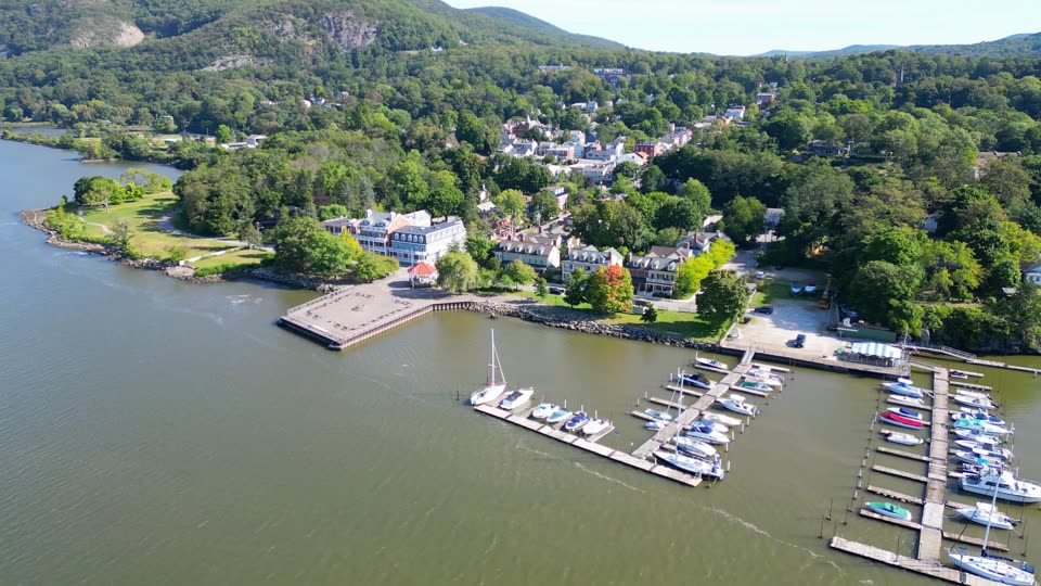 Orbiting the Cold Spring waterfront park