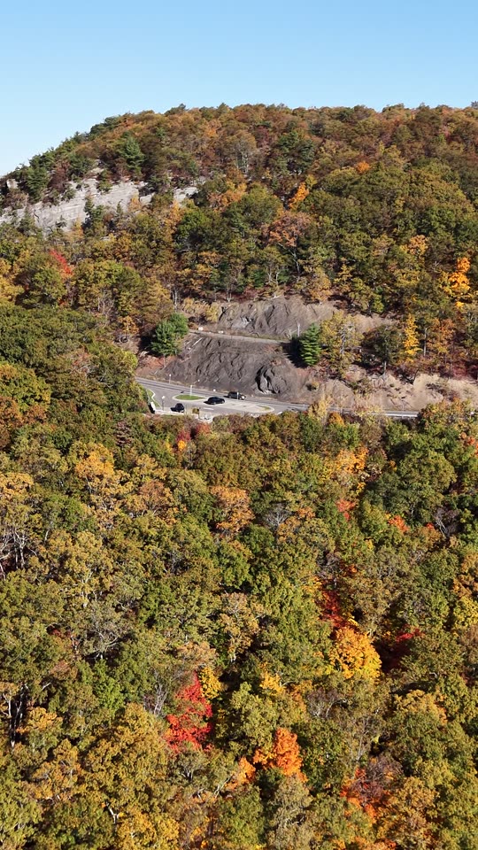 Orbiting a scenic overlook in the Shawangunks