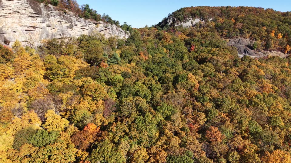 Flying through a gap in the ridge towards the Catskills