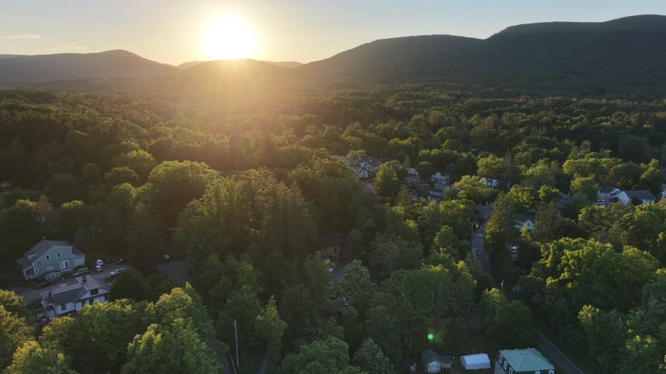 Sunset in Woodstock flying towards the Woodstock Way Hotel